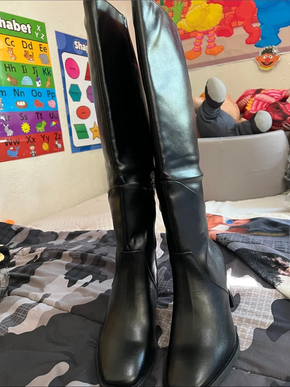Women's Black Knee-High with Smooth Leather look upper Boots